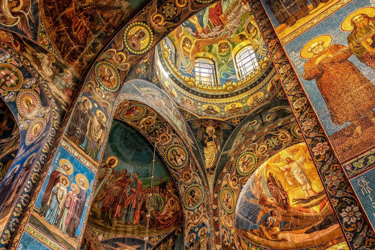 Dlaczego Katedra św. Izaaka w Petersburgu jest jednym z najbardziej imponujących kościołów
