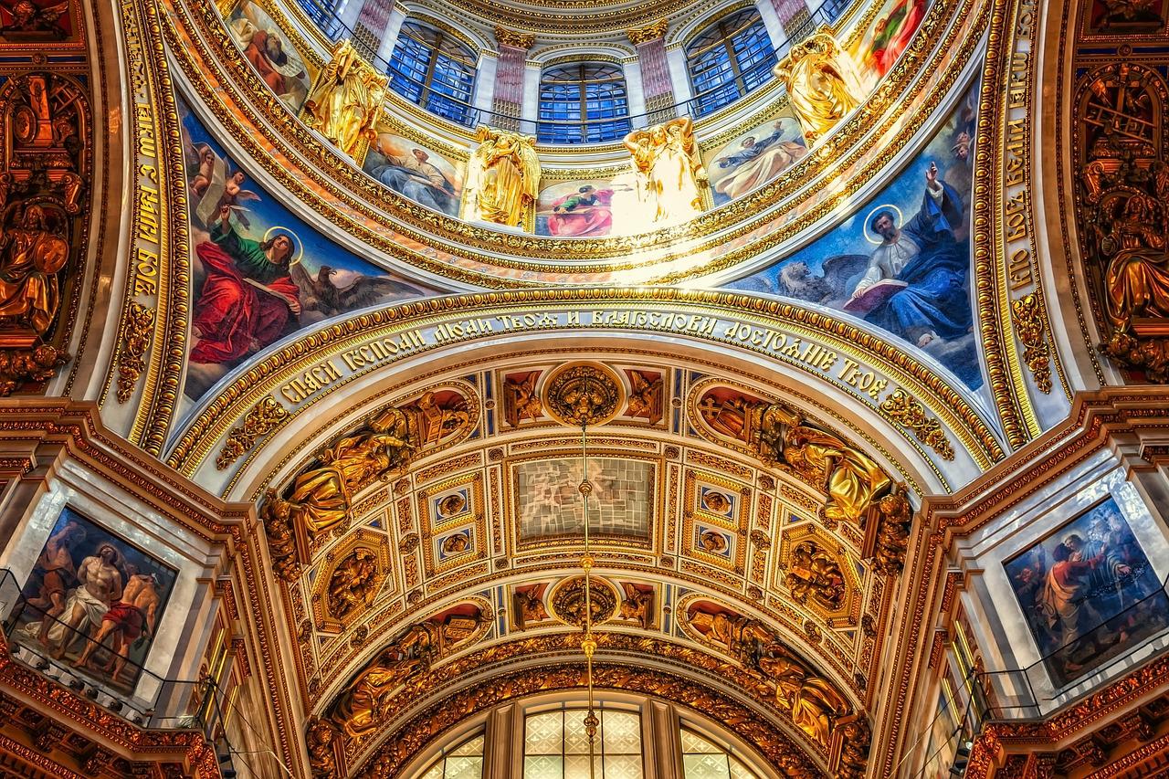 5 wskazówek, dzięki którym wizyta w kościele w Petersburgu będzie atrakcyjna i interesująca