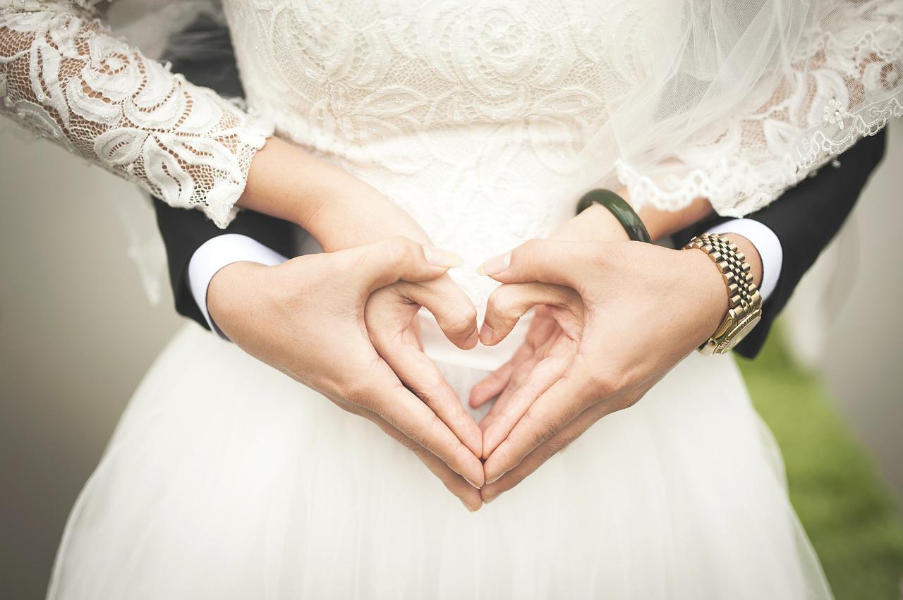 5 rzeczy, które możesz zrobić, aby zaoszczędzić na kosztach swojego ślubu kościelnego